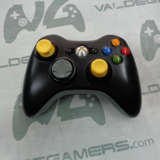 Mando Xbox 360 negro seminuevo capuchas amarillas