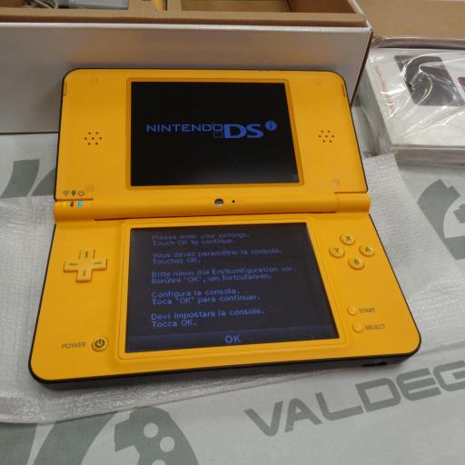 Nintendo DSi XL amarilla en caja  [4]