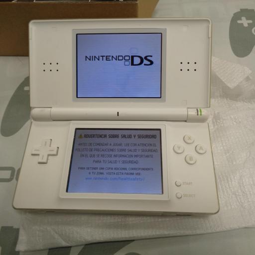 Nintendo DS Lite blanca + caja [5]