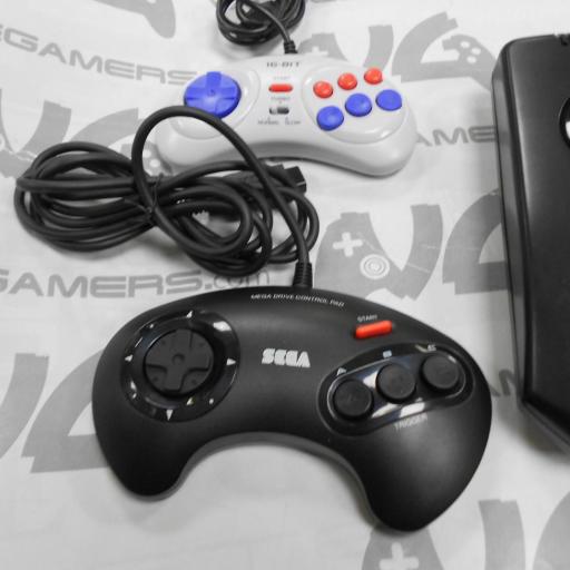 consola  Mega Drive 2 + multijuego + mando [2]