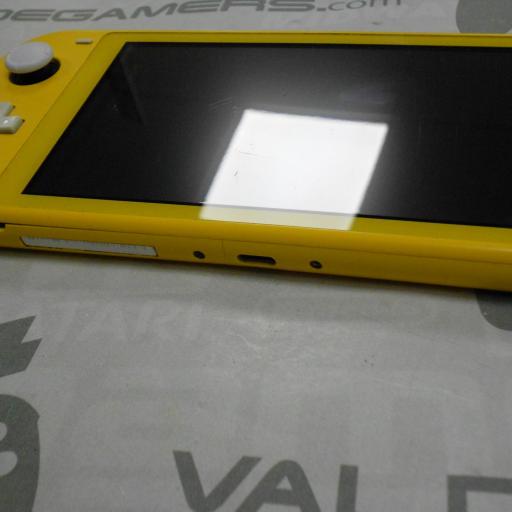 consola Nintendo Switch lite amarilla  [2]