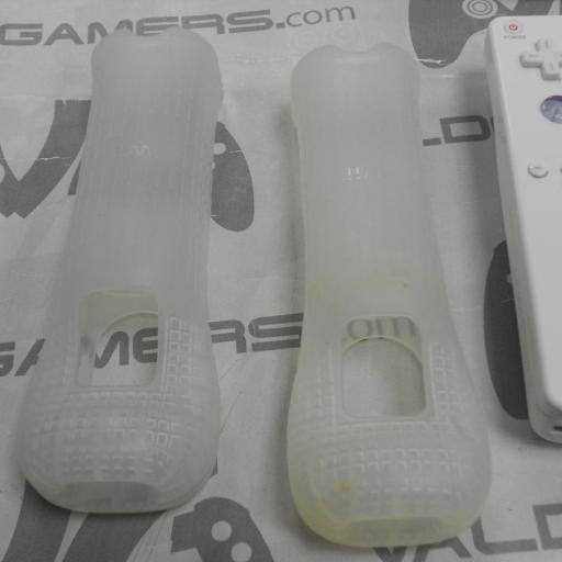 Consola wii retrocompatible  + 2 mandos originales + base [2]