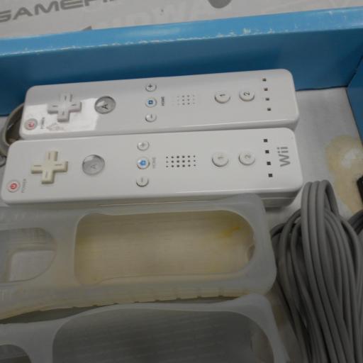 Consola wii retrocompatible  + 2 mandos + wii sports  con caja  [4]