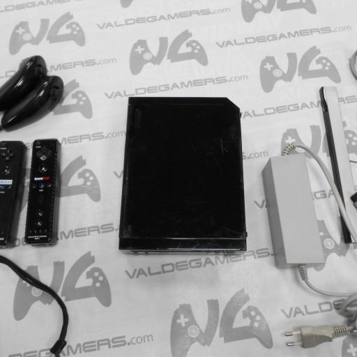 Consola wii retrocompatible  + 3 mandos compatibles