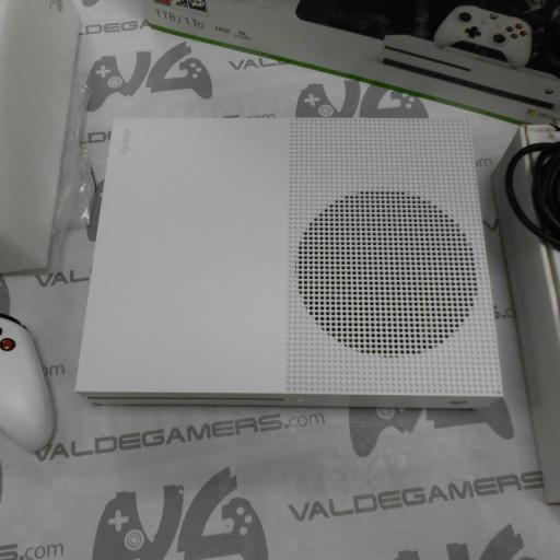 consola  Xbox One s 1TB en caja  [1]