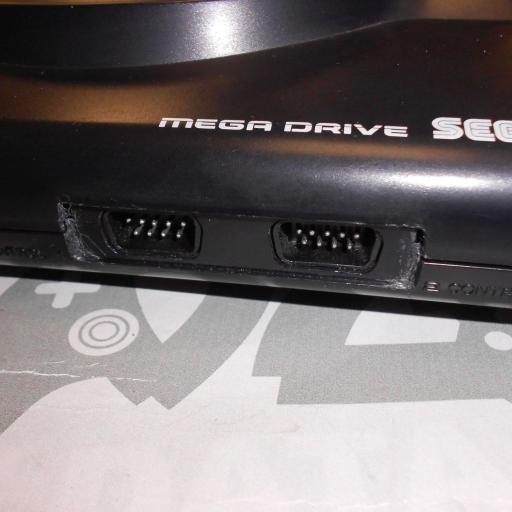 Consola Sega Mega drive 1 + 2 mandos + JUEGO MEGA GAMES 1  [4]