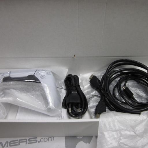 Consola Playstation 5 lector + mando  - seminuevo [3]