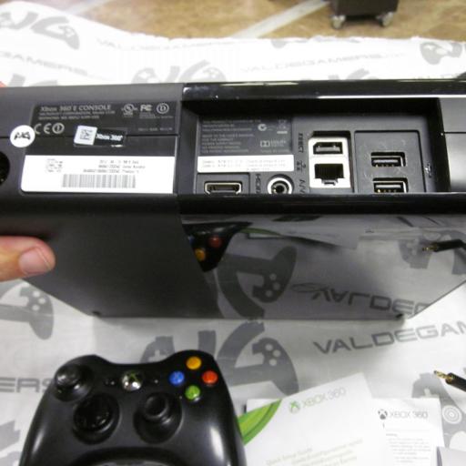 Consola Xbox 360 "E" 250GB con caja  [4]