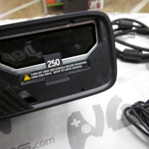 Consola Xbox 360 "E" 250GB con caja  [5]