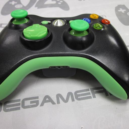 Mando Xbox 360 negro detalles verdes - seminuevo [1]