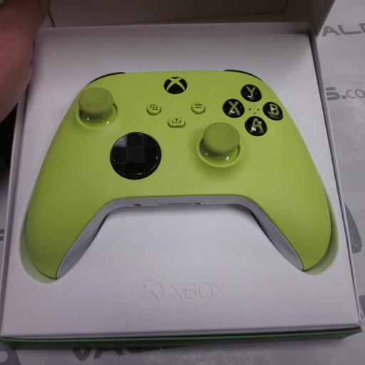Mando Xbox SERIES  SEMINUEVO -   Controller Inalambrico Microsoft ELECTRIC VOLT [4]