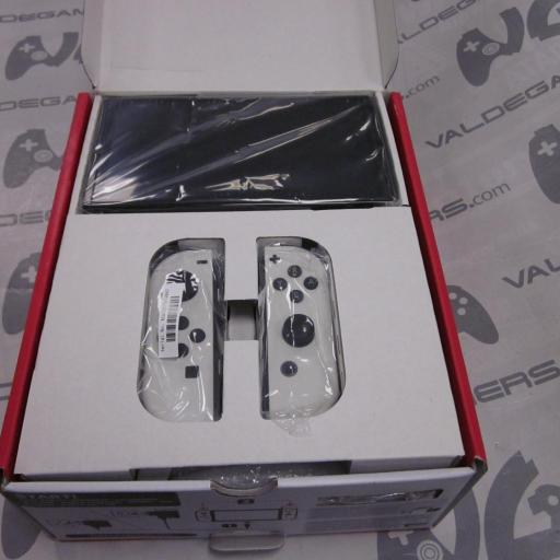 Nintendo Switch, OLED 64GB + Joy-Con Blanca en caja [2]