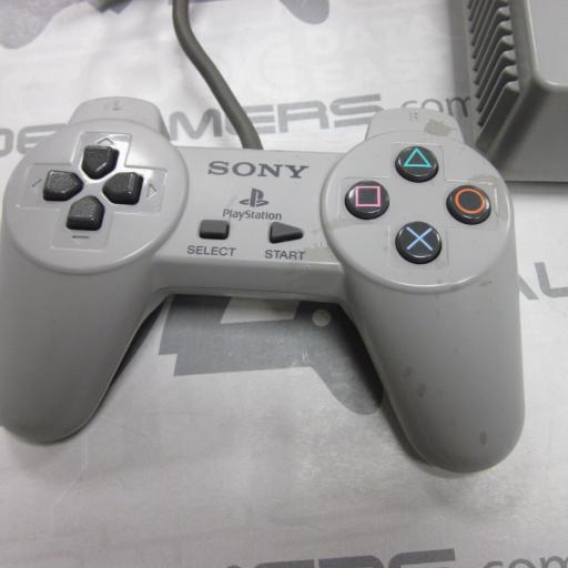 con Sony PlayStation 1 + mando + [1]