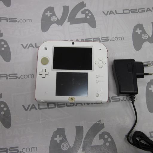 consola Nintendo 2DS blanco y rojo