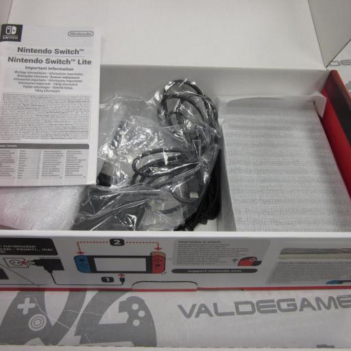consola Nintendo Switch en caja + 128gb [2]
