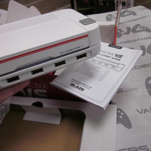 Consola Blaze Evercade Vs Premium Pack - seminuevo [5]