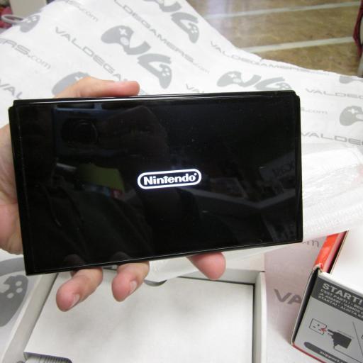 Nintendo Switch, OLED 64GB + Joy-Con Blanca en caja* [4]