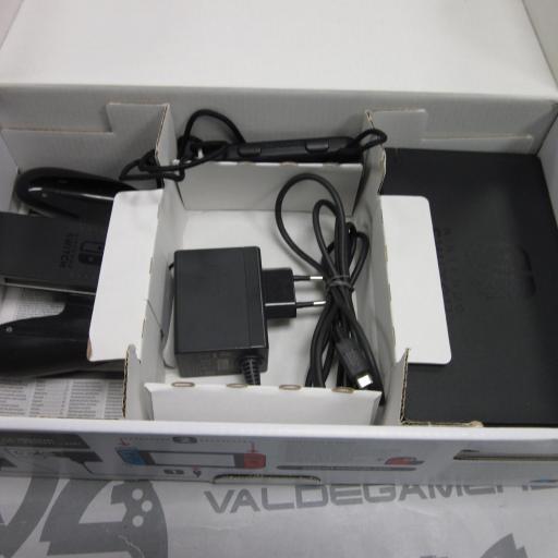 consola Nintendo Switch v1 neon usada [2]