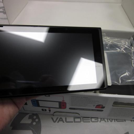 consola Nintendo Switch v1 neon usada [3]