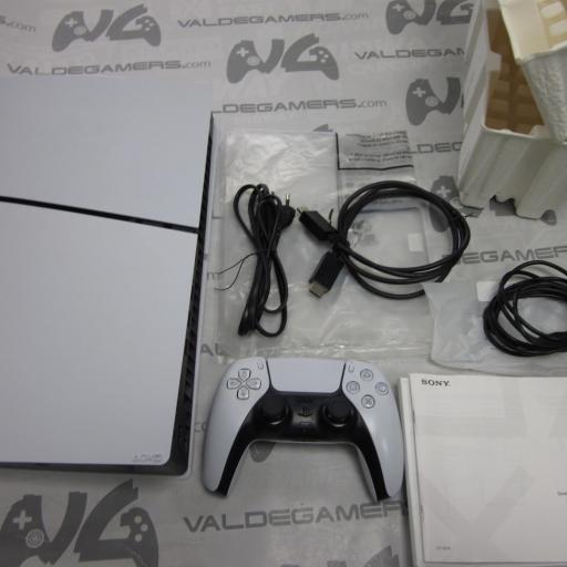 Playstation 5 Edición Digital, 825GB, Blanca,  + mando  - seminuevo [2]