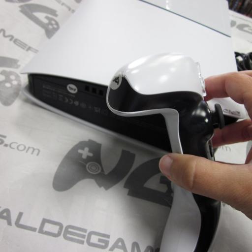 Playstation 5 Edición Digital, 825GB, Blanca,  + mando  - seminuevo [3]