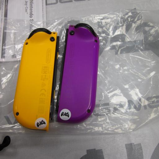 Pareja Joy-Con Nintendo Switch color amarillo y beregena - usado [2]