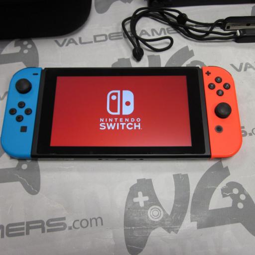 consola Nintendo Switch joycon neon + funda   usada [4]