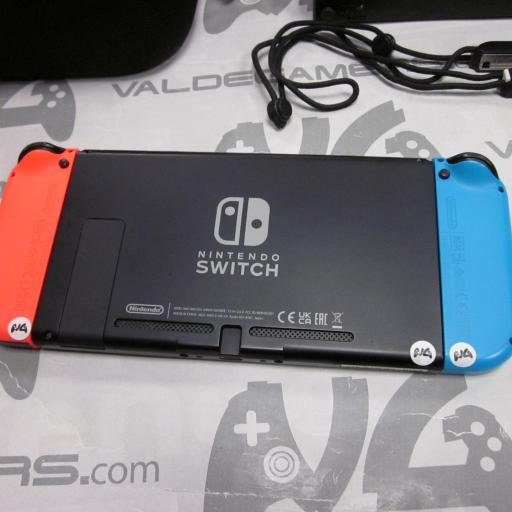 consola Nintendo Switch joycon neon + funda   usada [5]