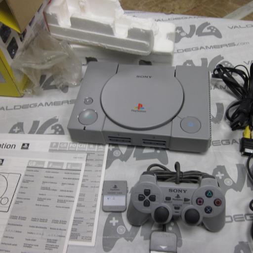 consola en caja  Sony Playstation 1 + mando dualshock + memory card [2]