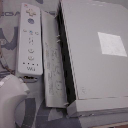 Consola wii retrocompatible  + wii sports + mando original + base  [3]
