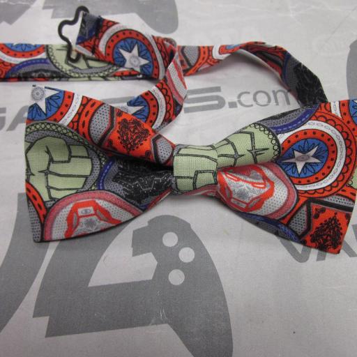 Pajarita Marvel