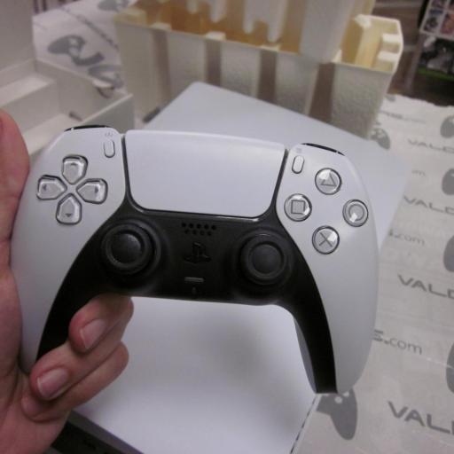Consola Playstation 5 lector + mando  - seminuevo [5]