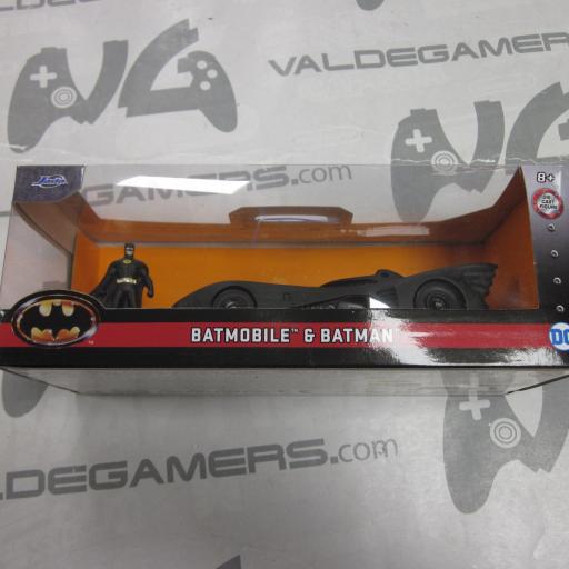 Batmobile y Batman [0]