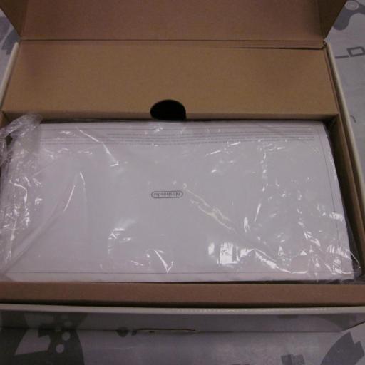 Consola Nintendo DSi XL en caja  [1]