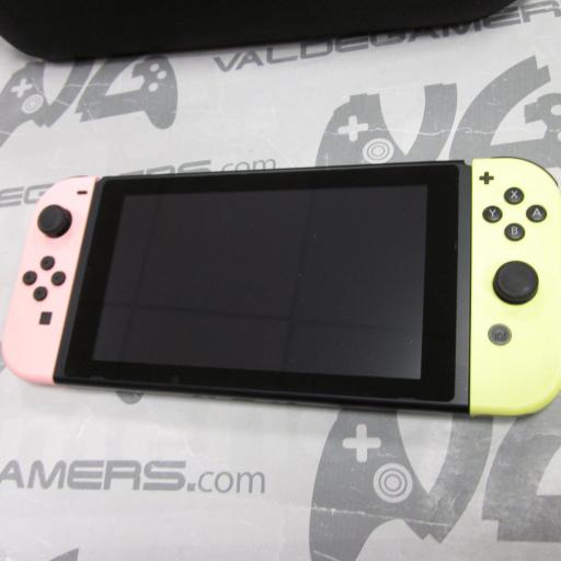 consola Nintendo Switch joycon neon + funda   usada [2]