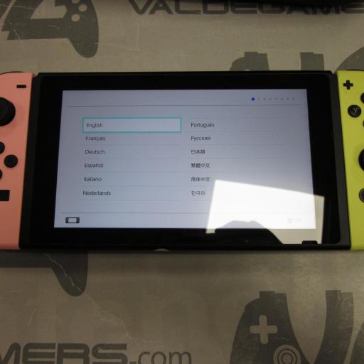 consola Nintendo Switch joycon neon + funda   usada [6]