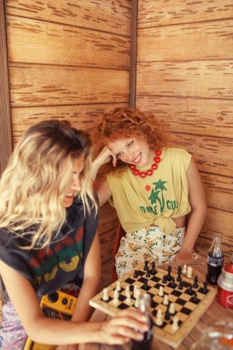 Sisters Department,Sleeveless sweatshirt w/ collar | Washed black w/ "1980" print [2]