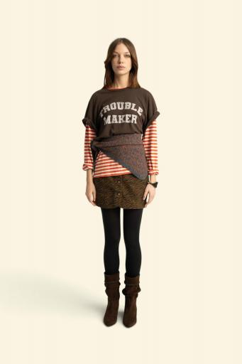 Sisters Department,T-shirt w/ short sleeves | Brown w/ "trouble maker" print [1]
