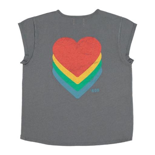 Sisters Department, Camiseta gris pico print corazón trasero multicolor  [2]