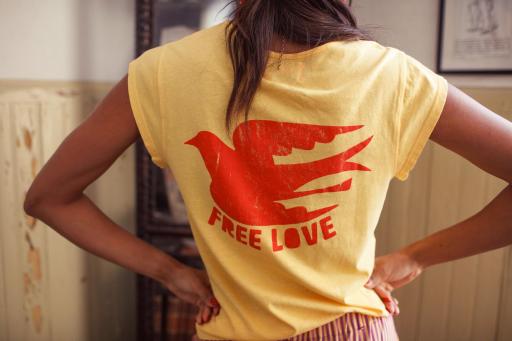 Sisters Department,Short sleeve t-shirt w/ deep round neck | Yellow w/ "free love" print [3]