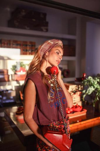 Sisters Department,Sleeveless t-shirt w/ shoulder pads | Aubergine  w/ "Los Amici" print [1]