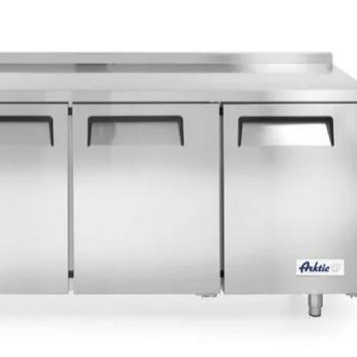 Mesa fría 3 puertas Kitchen Line Serie 600 Arktic Hendi [1]