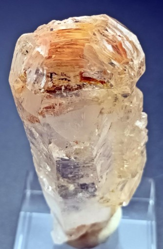 ​Cuarzo cetro, Andranotokana Massif, Andilamena, Alaotra-Mangoro, Madagascar. [2]