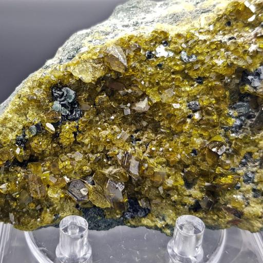 Diopsido con magnetita y biotita, Marki khel, spin Ghar Range,  Afghanistan. Medidas: 8.5x6x2cm. [0]