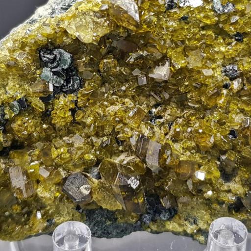 Diopsido con magnetita y biotita, Marki khel, spin Ghar Range,  Afghanistan. Medidas: 8.5x6x2cm. [2]