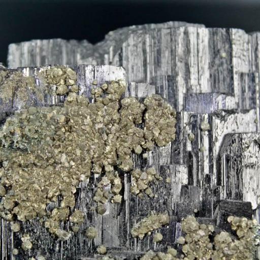 Ferberita, minas de Panasqueira, Portugal, medidas: 12x7,5x2 cm. [1]