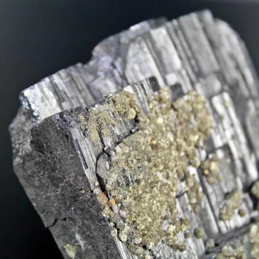 Ferberita, minas de Panasqueira, Portugal, medidas: 12x7,5x2 cm. [3]