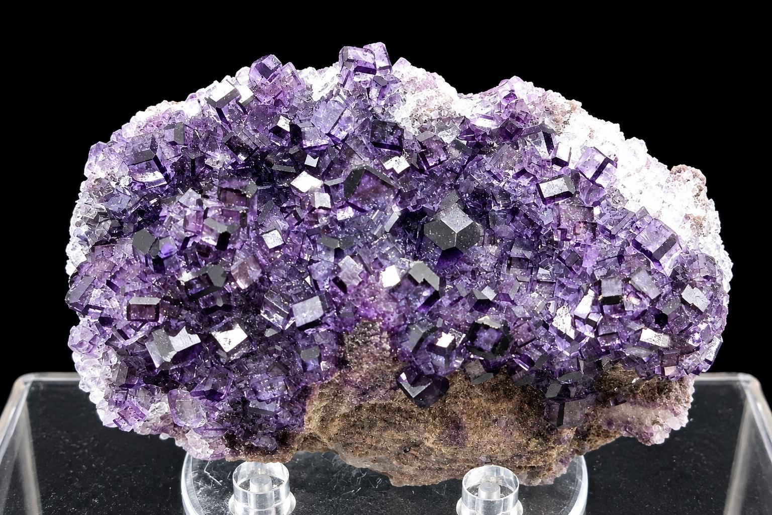 Fluorita, Filón Josefa Veneros, Coroña de Arriba-la Collada, zona minera de la Collada, Siero, Asturias, España. 6x3.5x2cm.