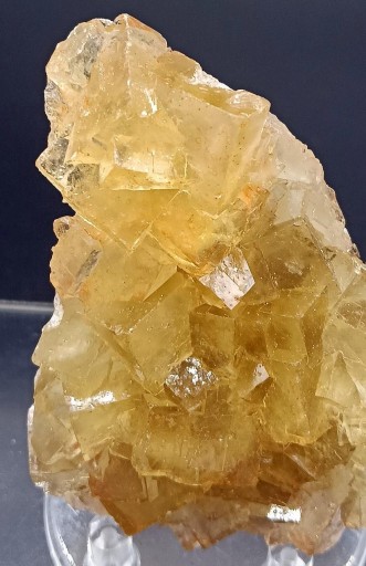 Fluorita, minas de Villabona, Llanera, Asturias, España. Medidas: 6,5x4,5x2cm. [2]