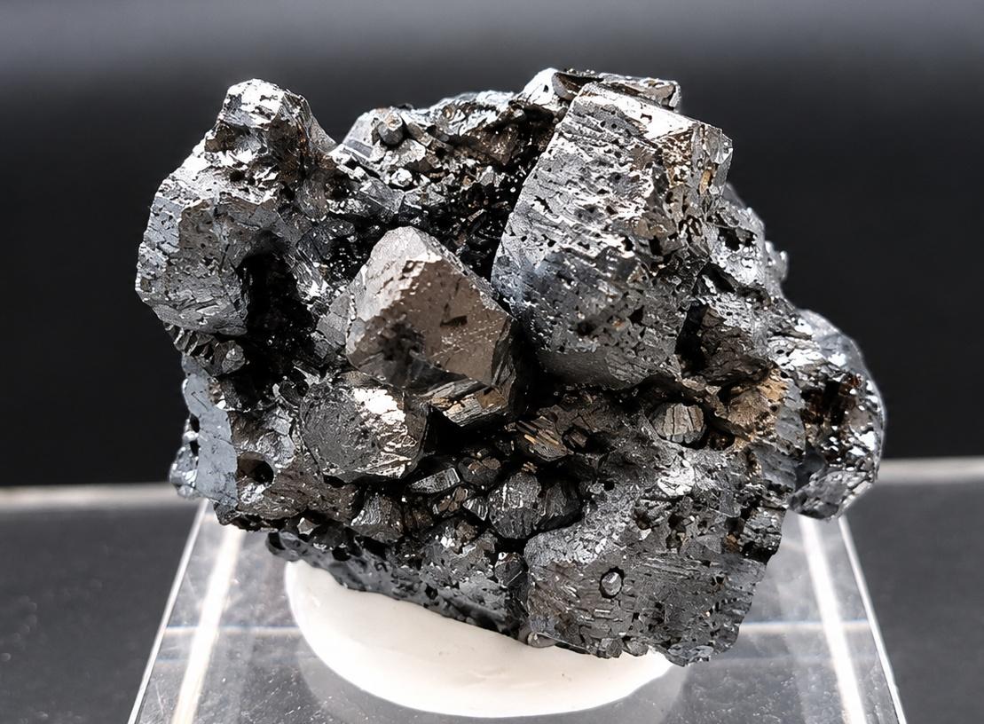 Hematites, Hormuz Island, Qeshm County, Hormozgan Province, Irán. Medidas: 3x2,5x2,5cm.